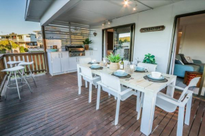 A Lure - Large 3-Bedroom Central Beach House, Just a 2-Minute Walk to Gorgeous Agnes Water Main Beach